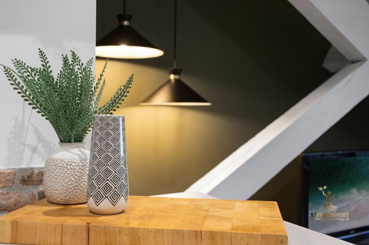 Luxe Courtyard Apartment For 4 Near Exeter City Centre Exteriér fotografie